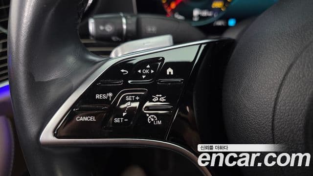 Mercedes-Benz E-Class 2021 — ფოტო 17/20