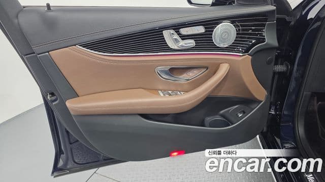Mercedes-Benz E-Class 2021 — Şəkil 10/33
