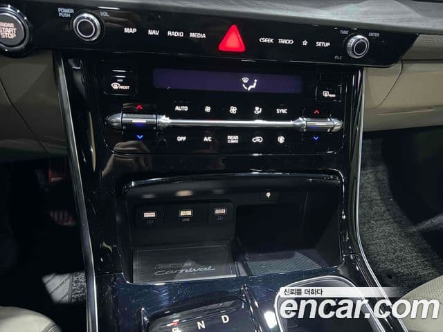 Kia Carnival 2022 — Фото 19/20