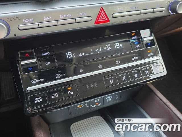 Hyundai Grandeur 2023 — Şəkil 17/20