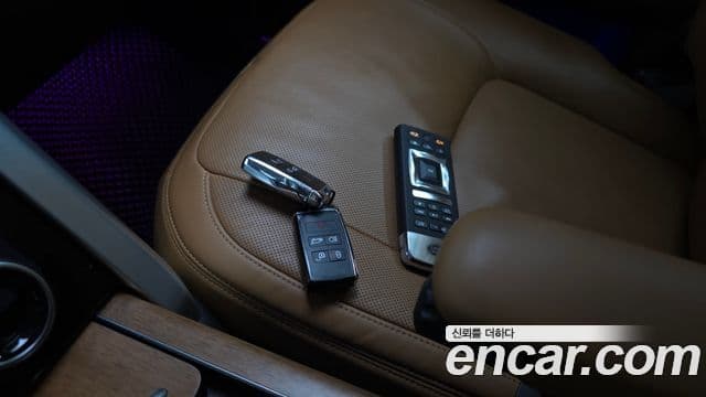 Land Rover Range Rover 2020 — Photo 30/39