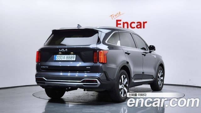 Kia Sorento 2023 — Фото 2/20