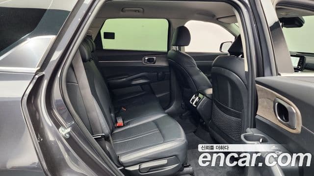 Kia Sorento 2023 — Фото 11/20