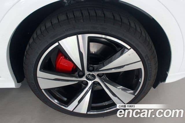 Audi Q5 2025 — ფოტო 4/20