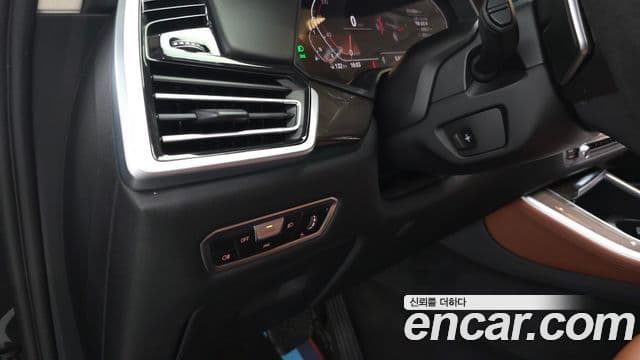 BMW X5 2022 — ფოტო 17/40