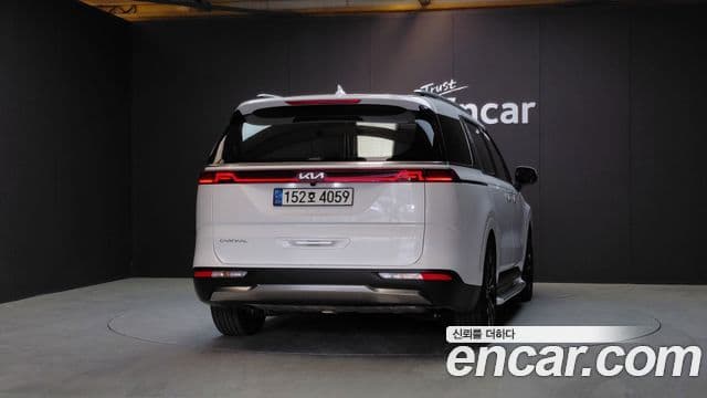 Kia Carnival 2022 — ფოტო 4/20