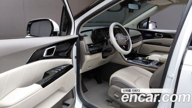 Kia Carnival 2022 — ფოტო 10/20