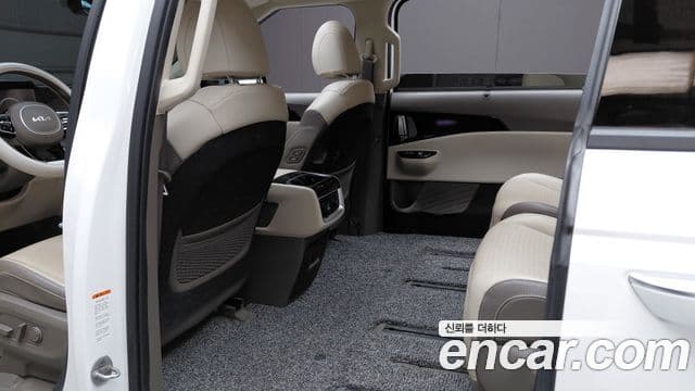 Kia Carnival 2022 — ფოტო 11/20