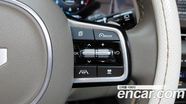 Kia Carnival 2022 — ფოტო 16/20