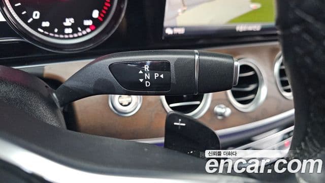 Mercedes-Benz E-Class 2019 — Şəkil 9/20