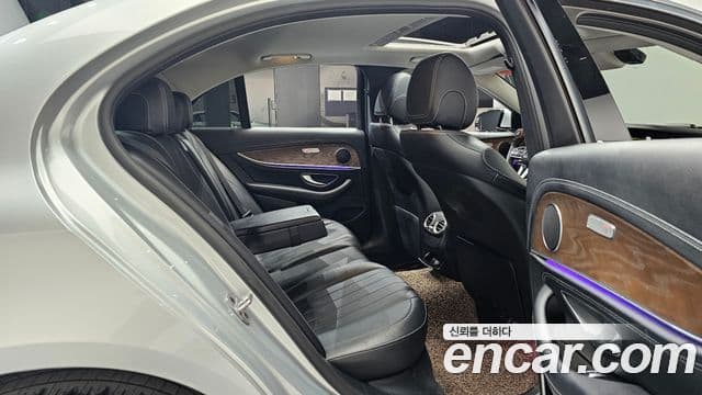 Mercedes-Benz E-Class 2019 — Şəkil 11/20