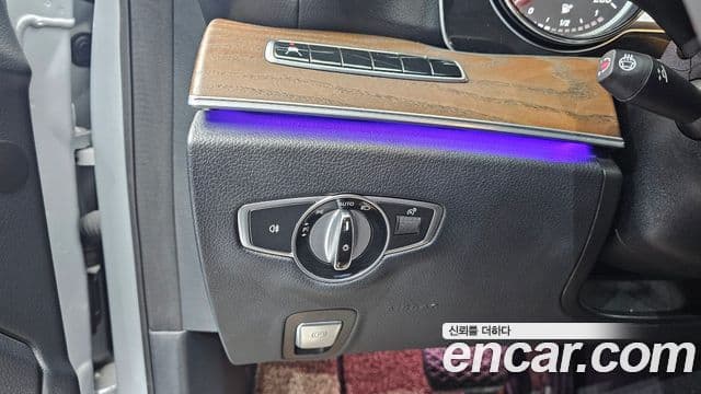 Mercedes-Benz E-Class 2019 — Şəkil 16/20