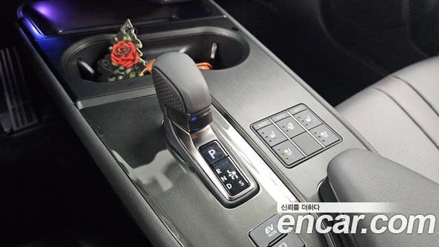 Lexus UX300h 2026 — ფოტო 9/20