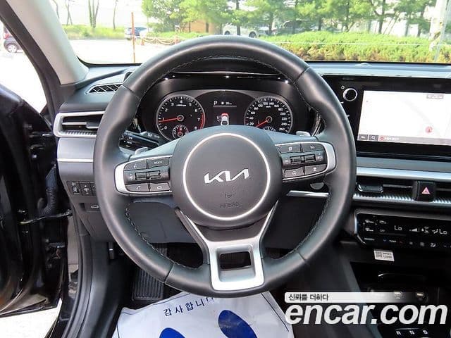 Kia K5 2022 — Şəkil 7/19