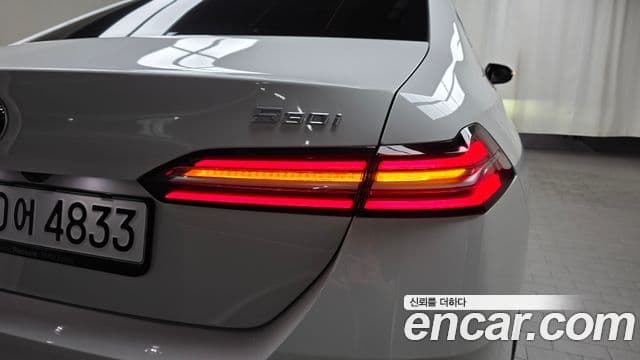 BMW 5 Series 2024 — Photo 12/31