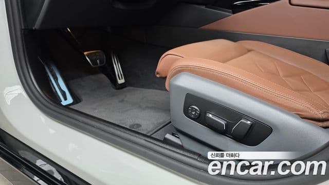 BMW 5 Series 2024 — Photo 30/31
