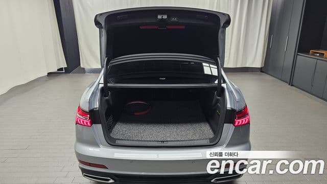 Audi A6 2022 — Şəkil 17/20