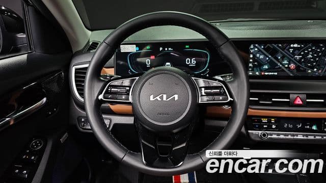 Kia Seltos 2024 — ფოტო 13/20