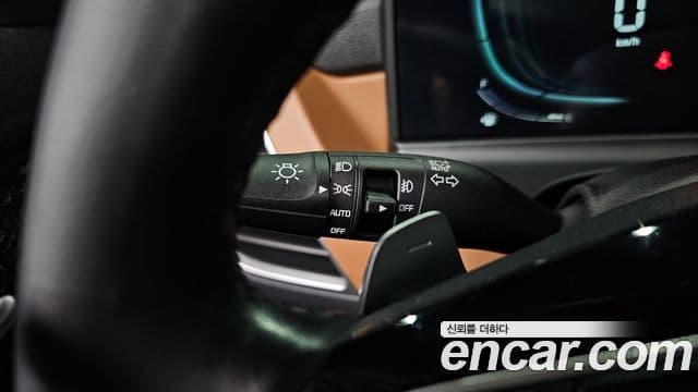 Kia Seltos 2024 — ფოტო 18/20