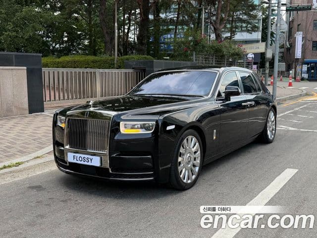 Rolls-Royce Phantom 2018 — ფოტო 10/20