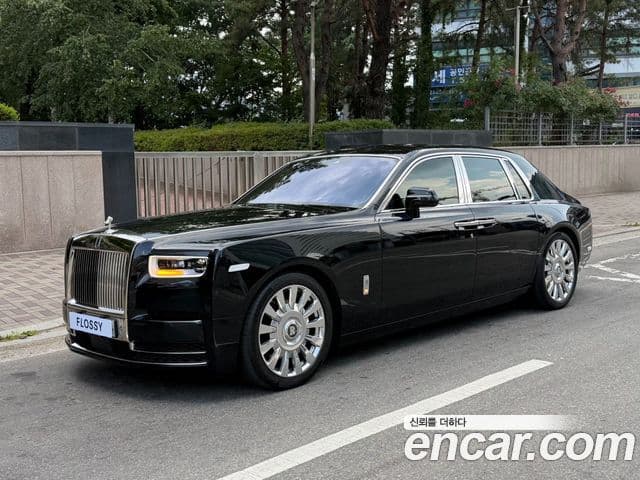 Rolls-Royce Phantom 2018 — ფოტო 20/20