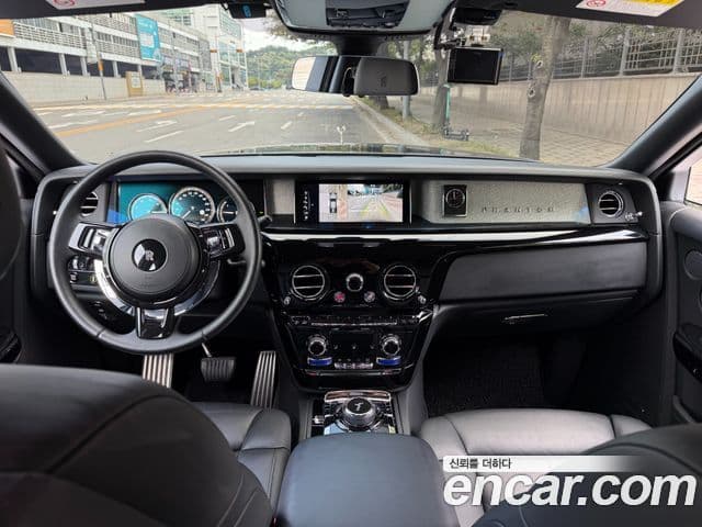 Rolls-Royce Phantom 2018 — ფოტო 4/20