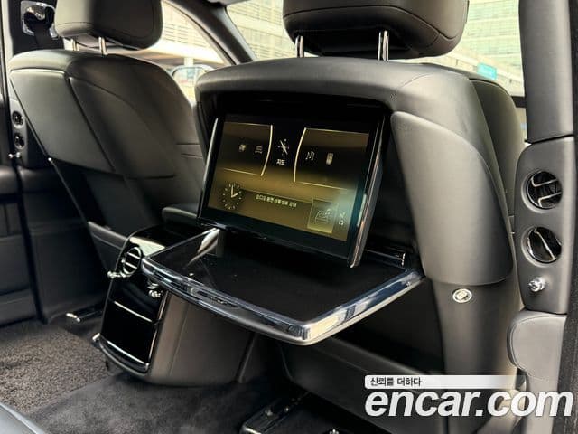 Rolls-Royce Phantom 2018 — ფოტო 3/20