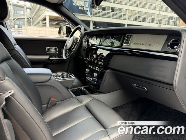 Rolls-Royce Phantom 2018 — ფოტო 2/20