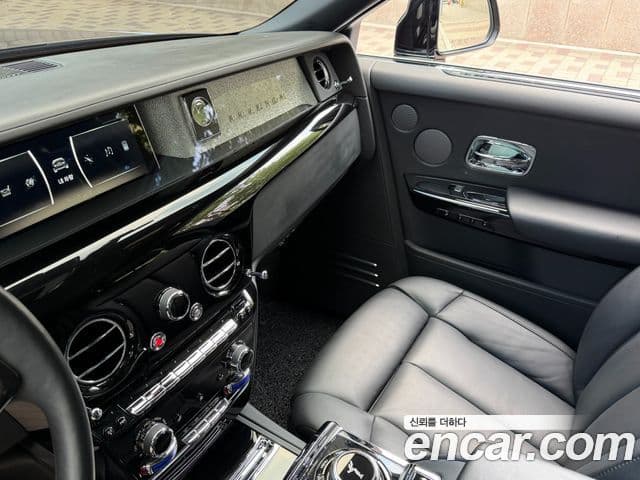 Rolls-Royce Phantom 2018 — ფოტო 5/20