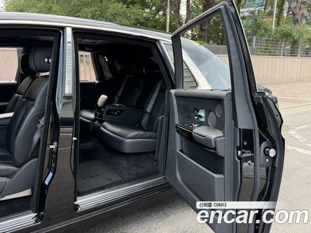 Rolls-Royce Phantom 2018 — ფოტო 7/20