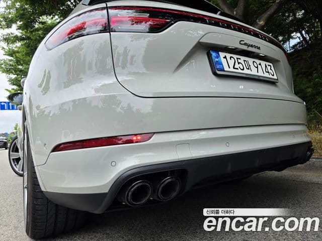 Porsche Cayenne 2022 — Şəkil 19/20