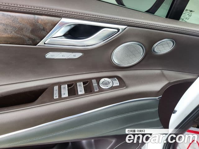 Genesis GV80 2020 — ფოტო 18/20