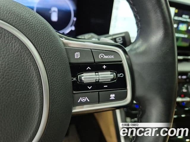 Kia Carnival 2022 — ფოტო 13/20