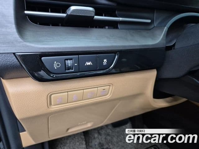 Kia Carnival 2022 — ფოტო 16/20