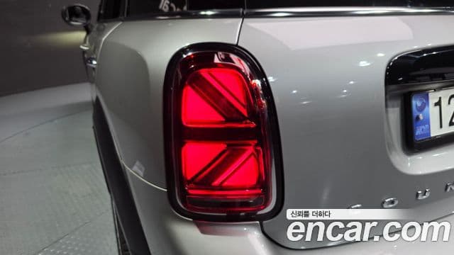 Mini Cooper Countryman 2023 — ფოტო 5/30