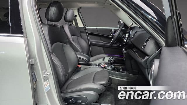 Mini Cooper Countryman 2023 — ფოტო 4/30