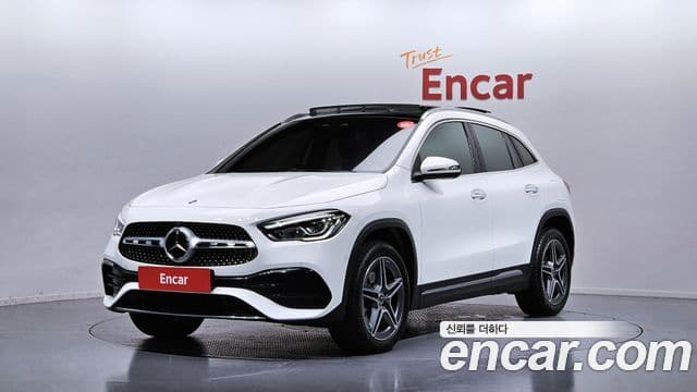 Mercedes-Benz GLA-Class 2023 — Фото 1/20