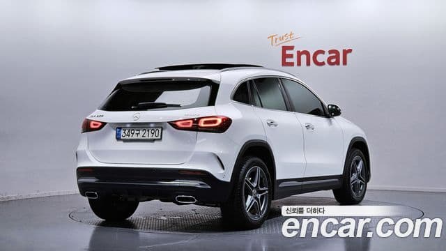 Mercedes-Benz GLA-Class 2023 — Фото 2/20