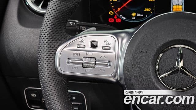 Mercedes-Benz GLA-Class 2023 — Фото 16/20