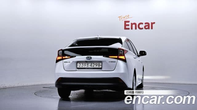 Toyota Prius 2022 — Photo 32/32