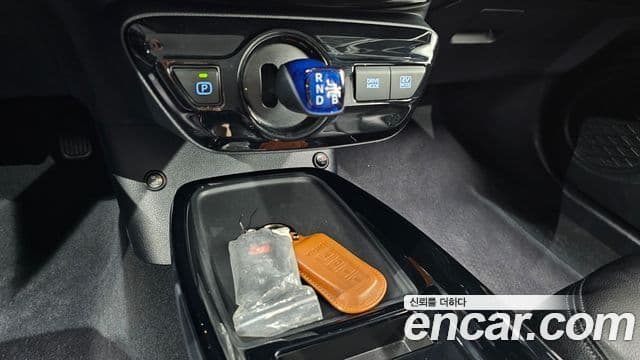 Toyota Prius 2022 — Photo 10/32
