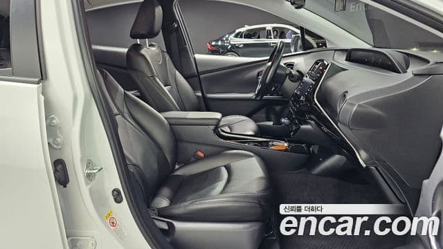 Toyota Prius 2022 — Photo 17/32