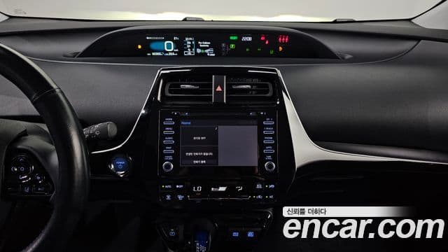 Toyota Prius 2022 — Şəkil 13/20