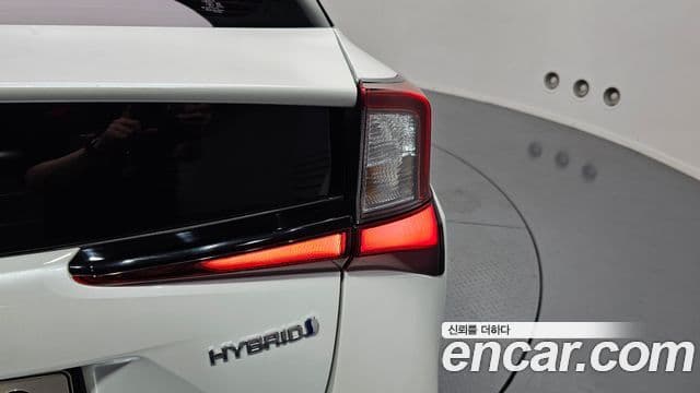 Toyota Prius 2022 — Photo 14/32