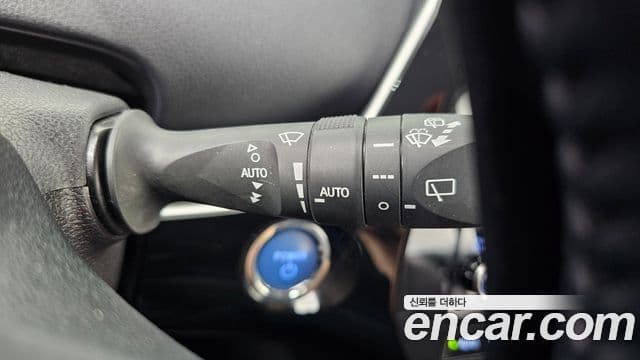 Toyota Prius 2022 — Photo 27/32