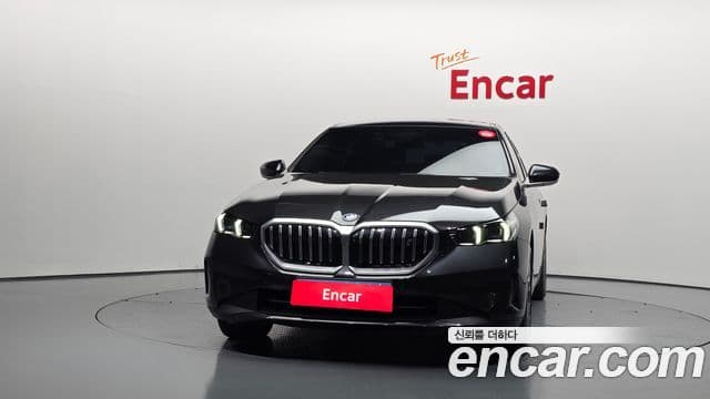 BMW i5 2023 — ფოტო 4/36