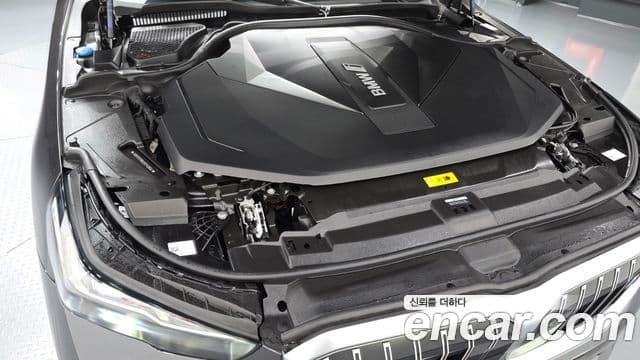 BMW i5 2023 — ფოტო 33/36
