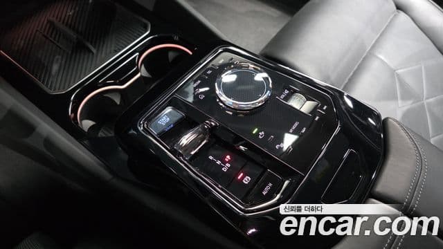 BMW i5 2023 — ფოტო 25/36