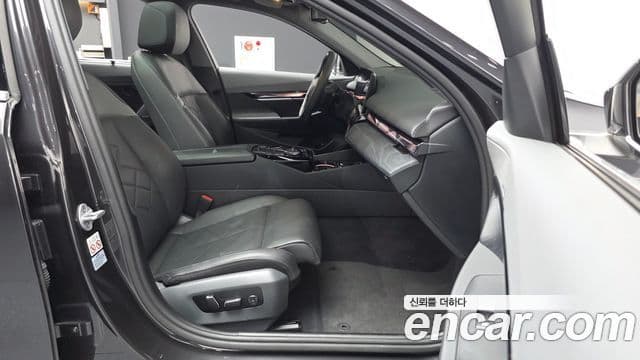 BMW i5 2023 — ფოტო 15/36