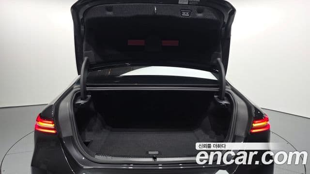 BMW i5 2023 — ფოტო 31/36